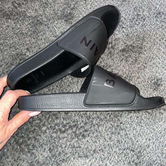 Balmain pool slides - Picture 3 of 7